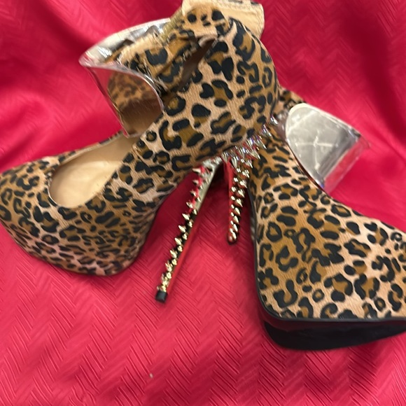 Machi Animal Print 6” Olatform Stilettos. Size 7.5 - Picture 2 of 4
